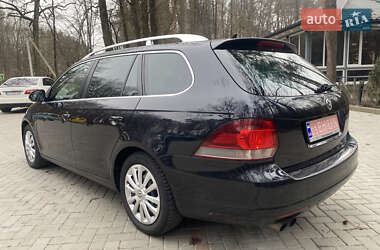 Універсал Volkswagen Golf 2010 в 
