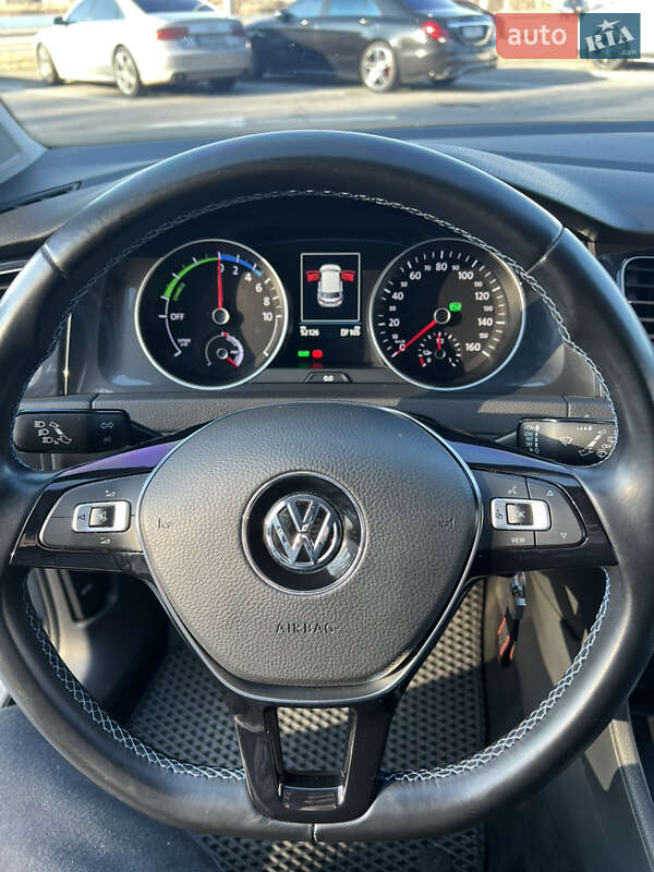 Хетчбек Volkswagen Golf 2020 в Вінниці
