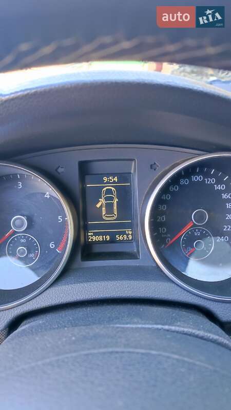 Універсал Volkswagen Golf 2012 в Вараші