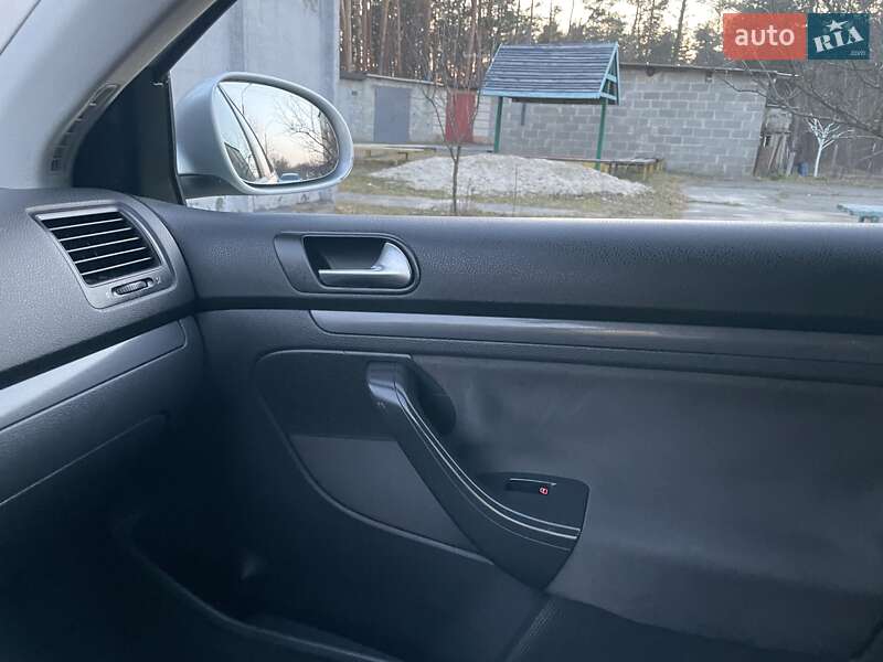 Універсал Volkswagen Golf 2007 в Києві