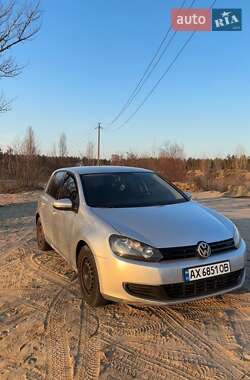 Хэтчбек Volkswagen Golf 2012 в 