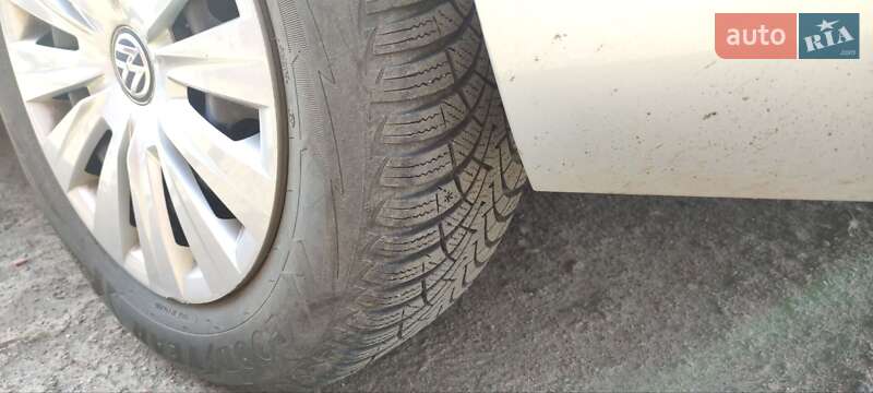 Универсал Volkswagen Golf 2015 в Овруче