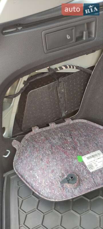 Универсал Volkswagen Golf 2015 в Овруче