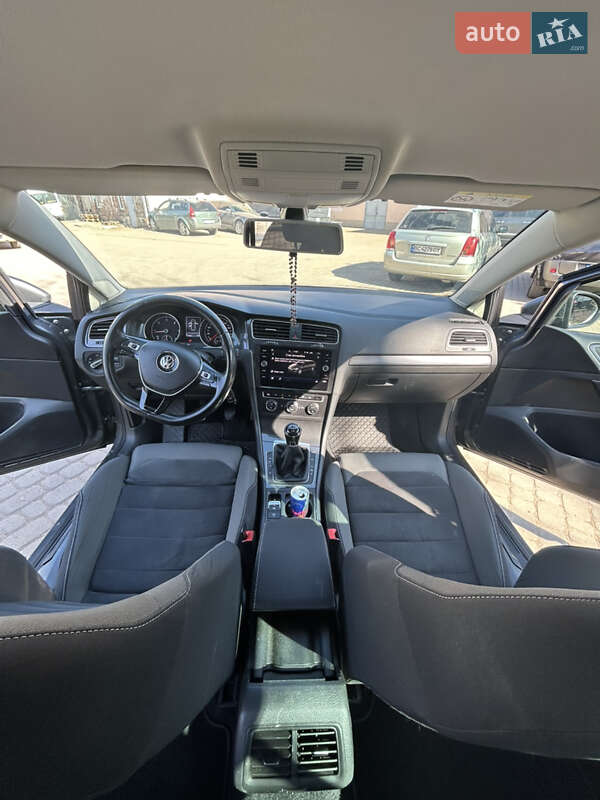 Универсал Volkswagen Golf 2017 в Львове