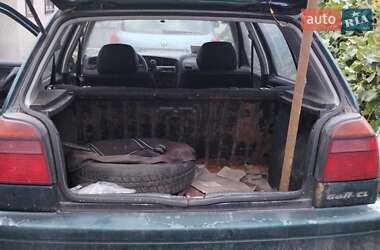 Хэтчбек Volkswagen Golf 1996 в 