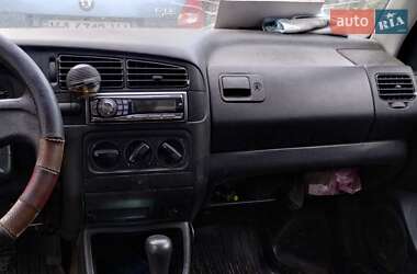 Хэтчбек Volkswagen Golf 1996 в 