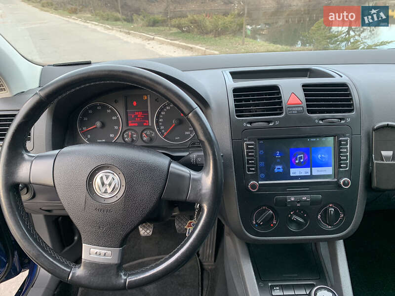 Хетчбек Volkswagen Golf 2008 в Києві