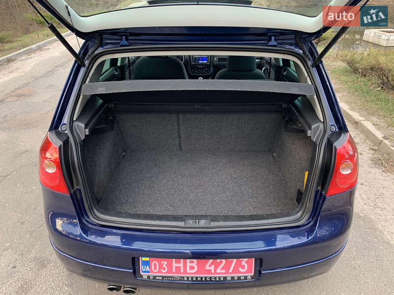 Хетчбек Volkswagen Golf 2008 в Києві
