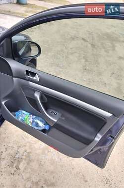 Хетчбек Volkswagen Golf 2006 в 