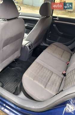 Хетчбек Volkswagen Golf 2006 в 