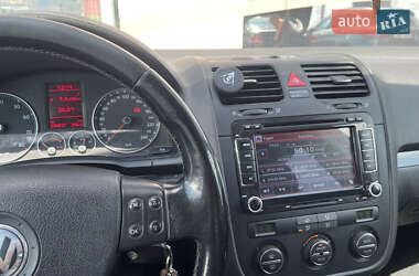 Хетчбек Volkswagen Golf 2006 в 