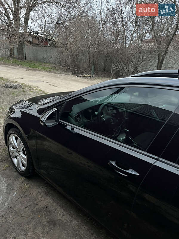 Универсал Volkswagen Golf 2015 в Сумах