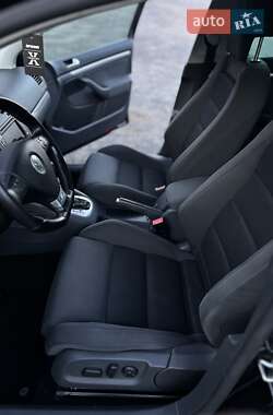 Хэтчбек Volkswagen Golf 2008 в 