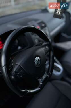 Хэтчбек Volkswagen Golf 2008 в 