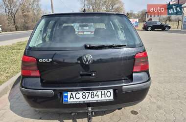 Хэтчбек Volkswagen Golf 2001 в 