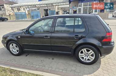 Хэтчбек Volkswagen Golf 2001 в 
