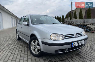 Хэтчбек Volkswagen Golf 2001 в 