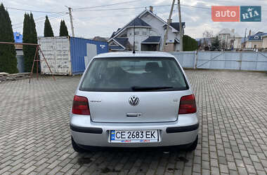 Хэтчбек Volkswagen Golf 2001 в 