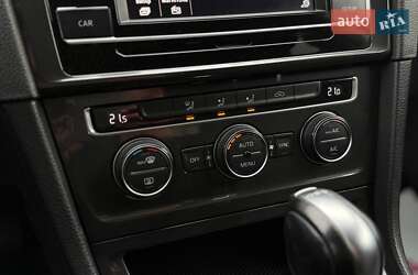 Хетчбек Volkswagen Golf 2017 в 