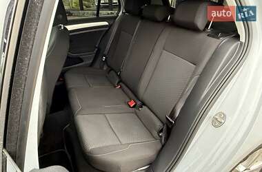 Хетчбек Volkswagen Golf 2017 в 
