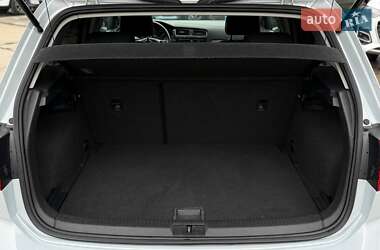 Хетчбек Volkswagen Golf 2017 в 