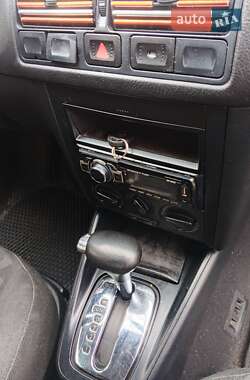 Хэтчбек Volkswagen Golf 2000 в Житомире