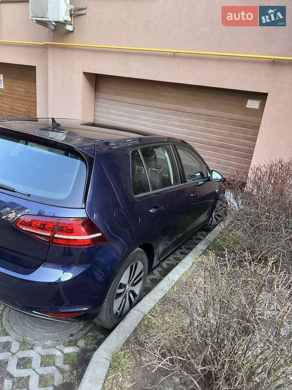 Універсал Volkswagen Golf 2015 в Львові