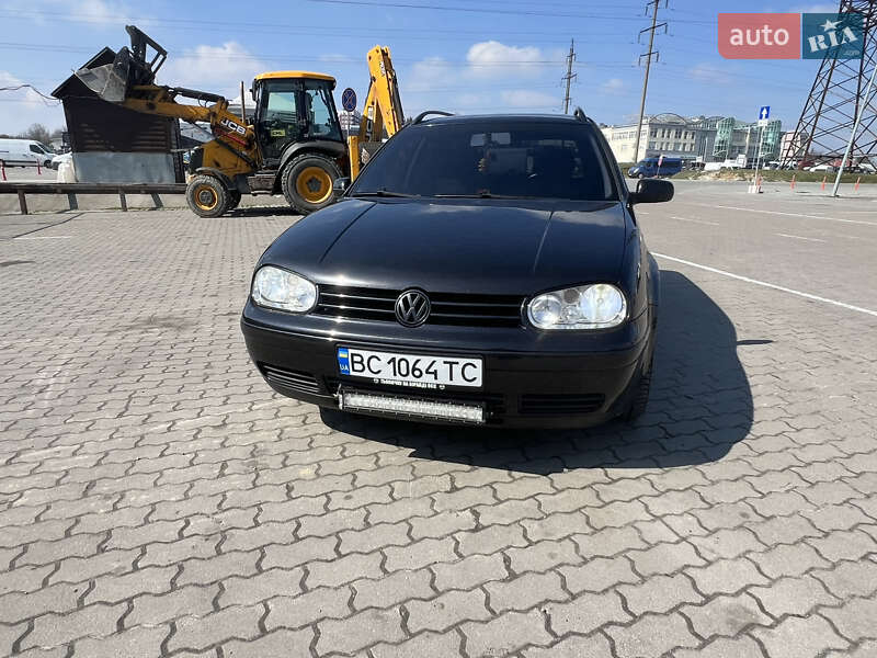 Універсал Volkswagen Golf 2003 в Львові