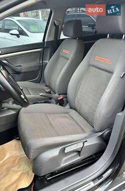 Хетчбек Volkswagen Golf 2006 в 