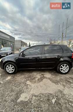 Хетчбек Volkswagen Golf 2006 в 