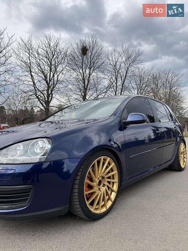 Хетчбек Volkswagen Golf 2006 в Києві