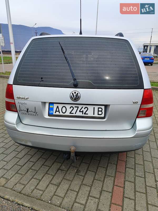 Універсал Volkswagen Golf 2003 в Хусті