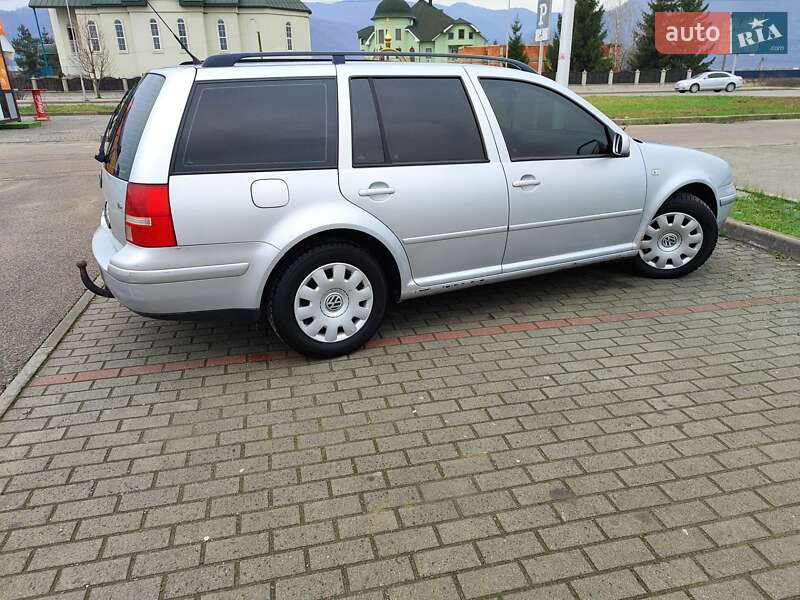Універсал Volkswagen Golf 2003 в Хусті