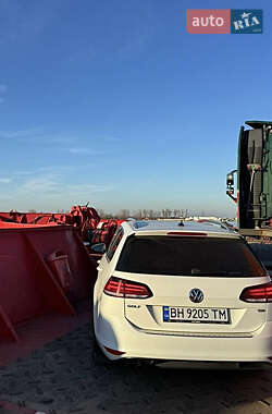 Универсал Volkswagen Golf 2015 в 