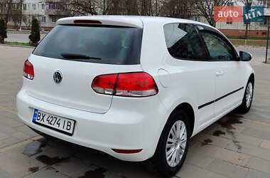 Хэтчбек Volkswagen Golf 2009 в 