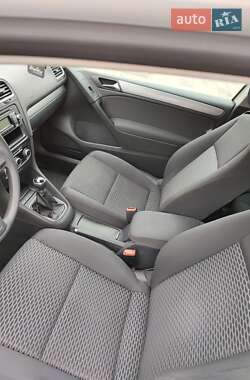 Хэтчбек Volkswagen Golf 2009 в 