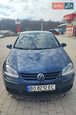Хэтчбек Volkswagen Golf 2008 в 