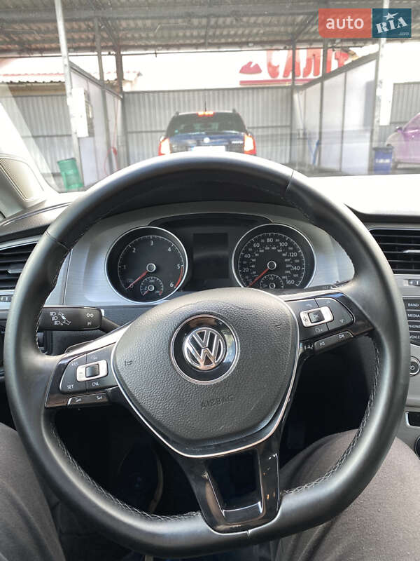 Універсал Volkswagen Golf 2015 в Києві