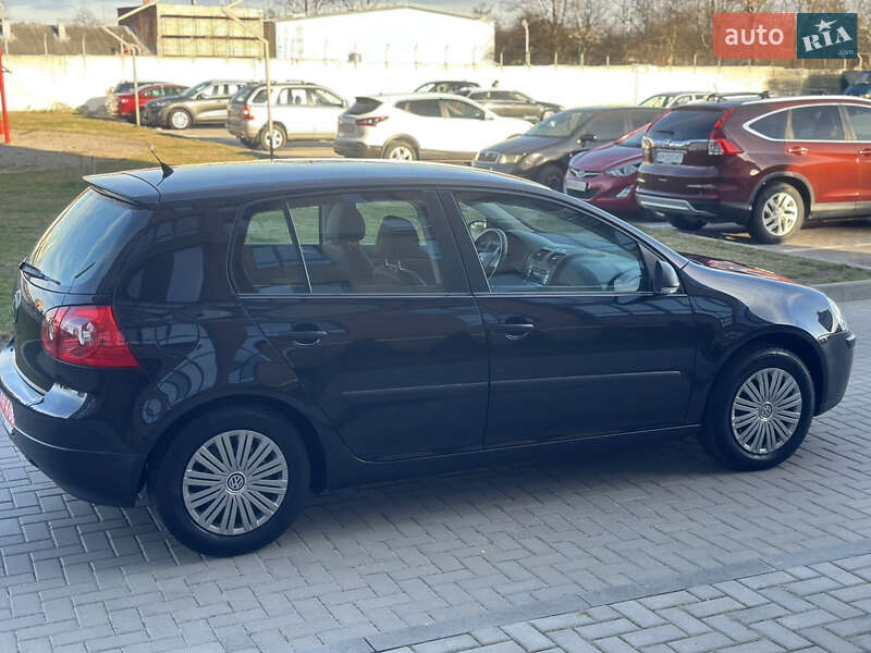 Хетчбек Volkswagen Golf 2008 в Житомирі