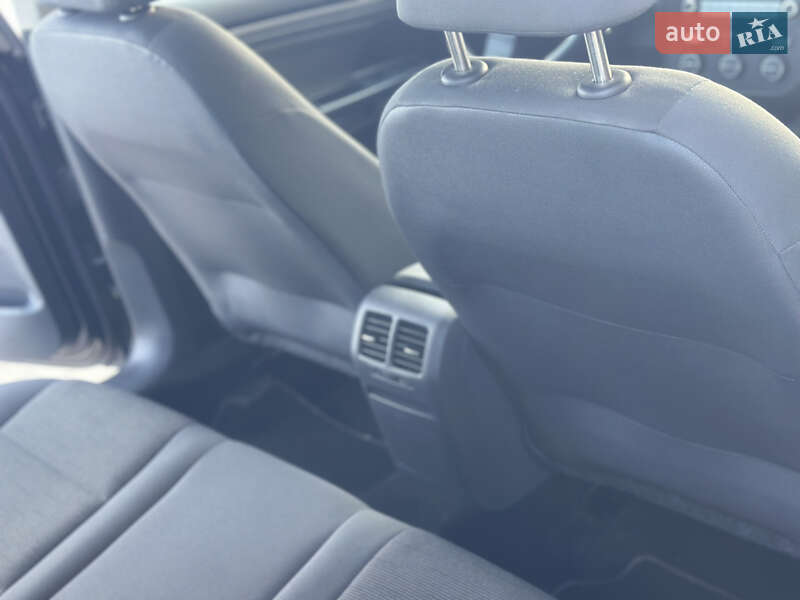 Хетчбек Volkswagen Golf 2008 в Житомирі