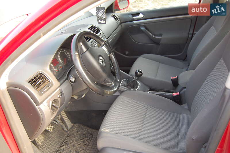 Універсал Volkswagen Golf 2009 в Рівному