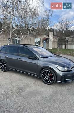 Универсал Volkswagen Golf 2017 в Днепре