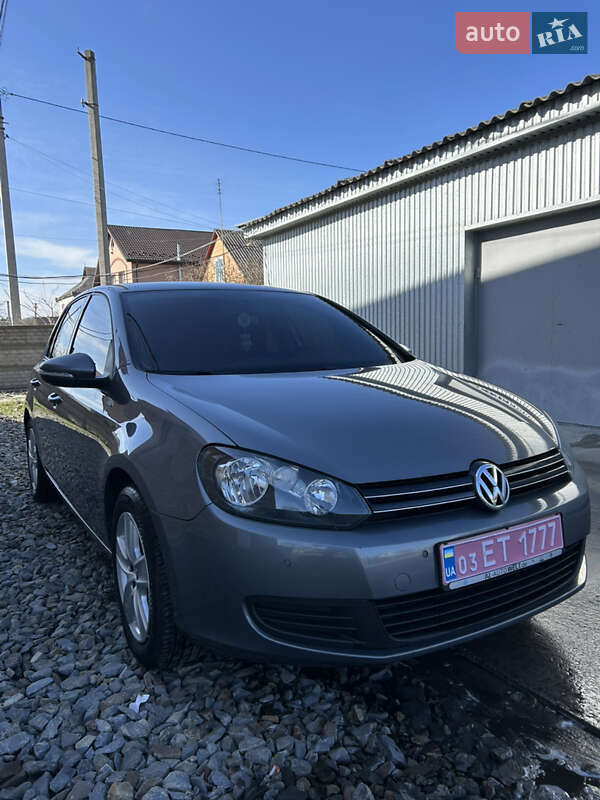 Хетчбек Volkswagen Golf 2009 в Луцьку