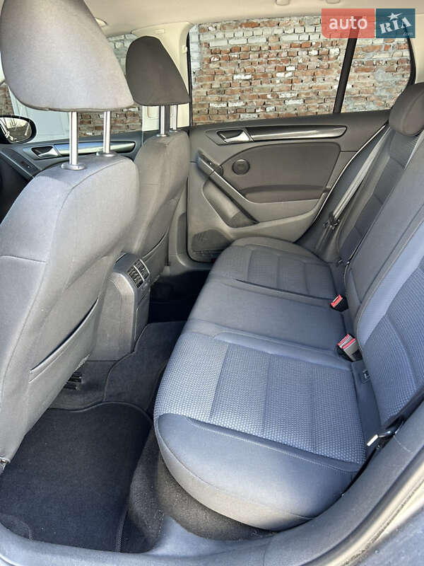 Хетчбек Volkswagen Golf 2009 в Луцьку