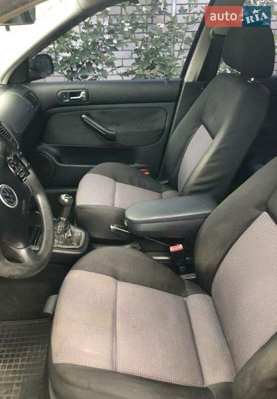 Хетчбек Volkswagen Golf 2003 в Одесі