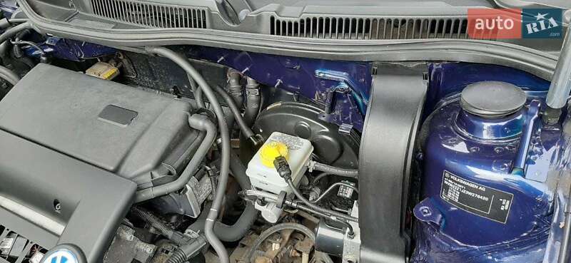 Хетчбек Volkswagen Golf 2003 в Одесі