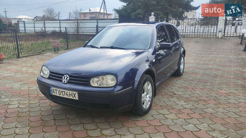 Хетчбек Volkswagen Golf 2001 в Перегінське