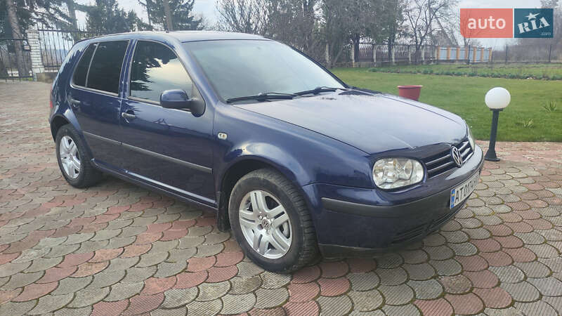 Хетчбек Volkswagen Golf 2001 в Перегінське