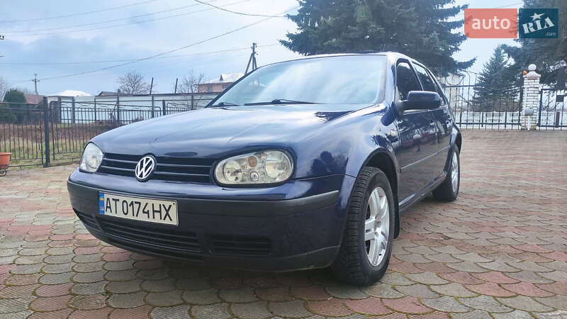 Хетчбек Volkswagen Golf 2001 в Перегінське