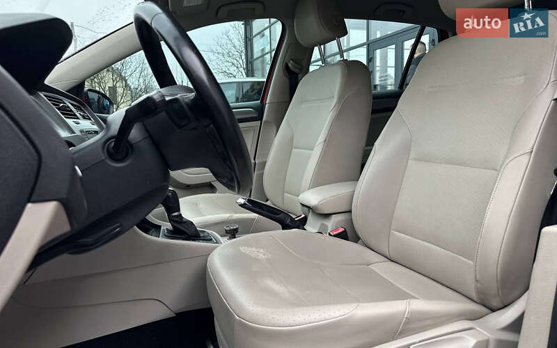 Хетчбек Volkswagen Golf 2014 в Івано-Франківську